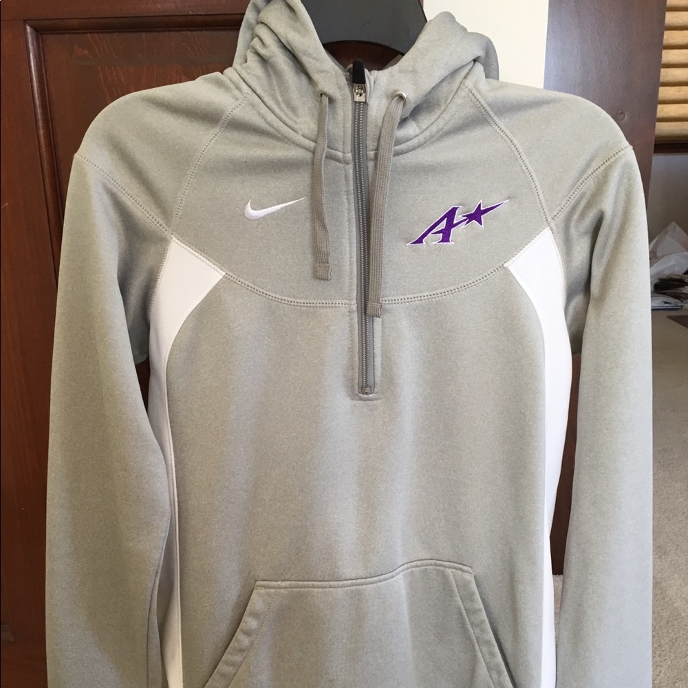 Ladies Nike thermal fit hoodie